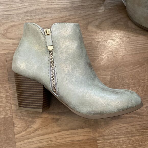 Style & Co Masrinaa Block-Heel Ankle Bootie Distressed Gold Size 7.5W NIB - Picture 8 of 13